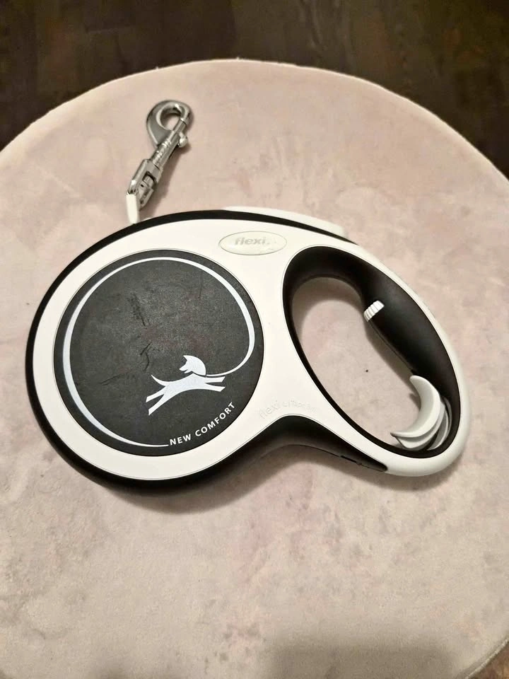 BRAND NEW Flexi New Comfort Retractable Tape Leash, Large 8m
