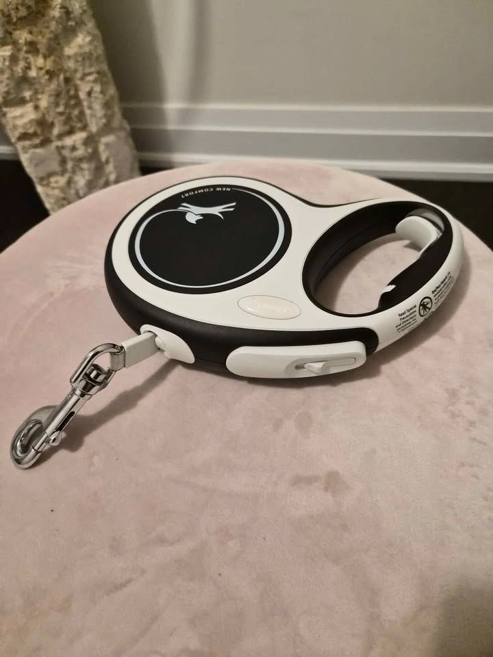BRAND NEW Flexi New Comfort Retractable Tape Leash, Large 8m - photo 2