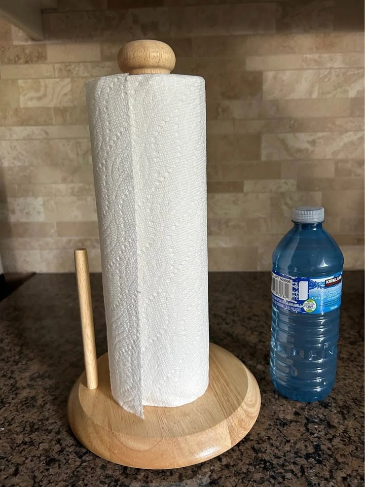 Brand New Wood Paper Towel Holder Made in Thailand P/U Markham - photo 3