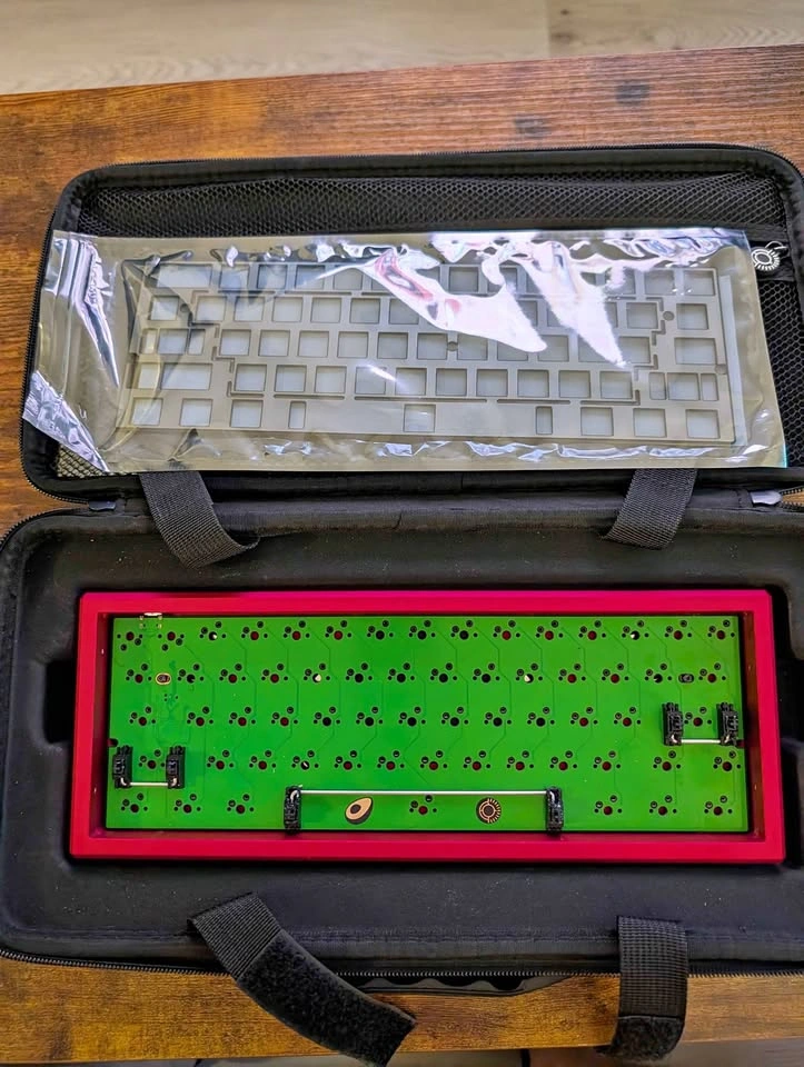 Wilba.Tech - Salvation Mechanical Keyboard Kit - Red