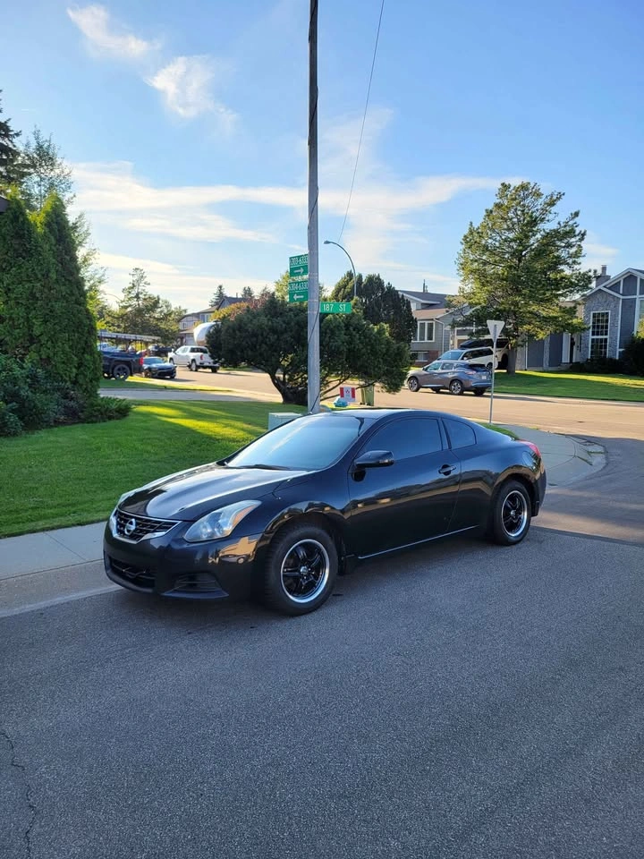 2010 Nissan Altima - photo 2