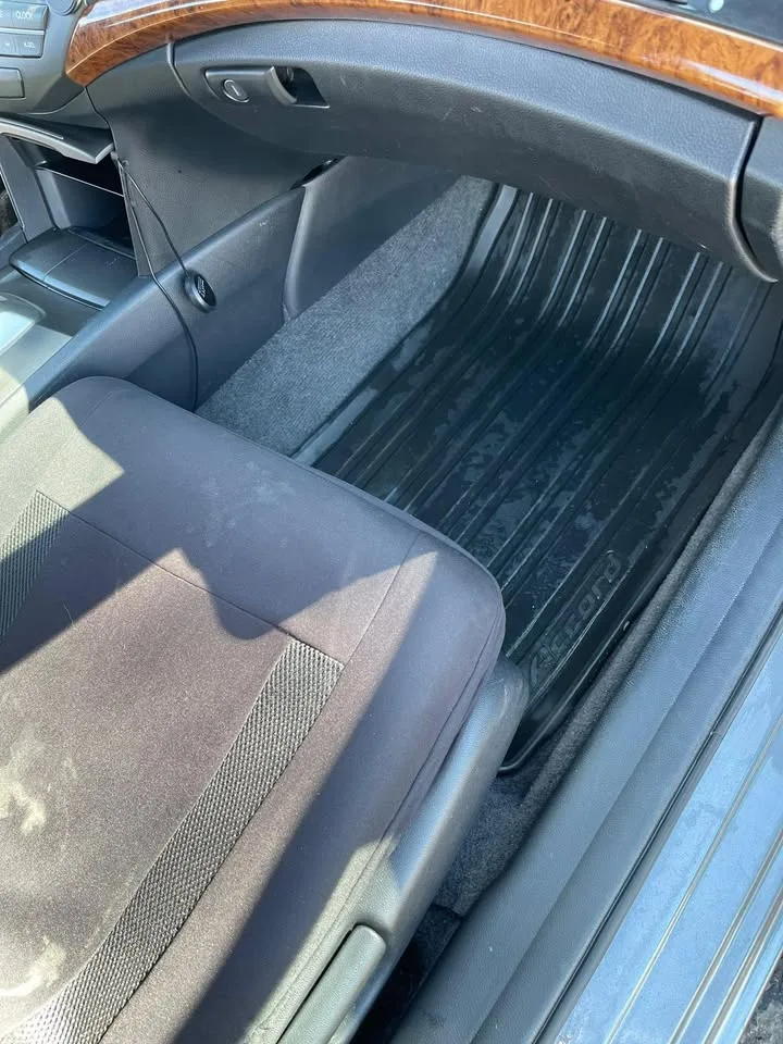 2011 Honda Accord EX-L image indicator(9)