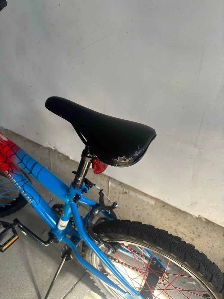Huffy 18" Marvel Spider-Man Boys Bike - Red/Blue - photo 3