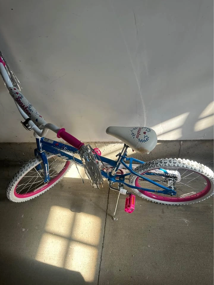 Huffy 20" Sea Star Girls Bike - Blue/Pink - photo 3