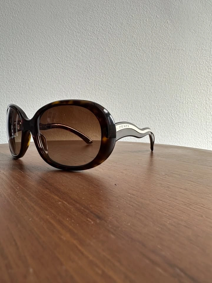 Prada Women’s Sunglasses – Model: SPR08L Like New - photo 3