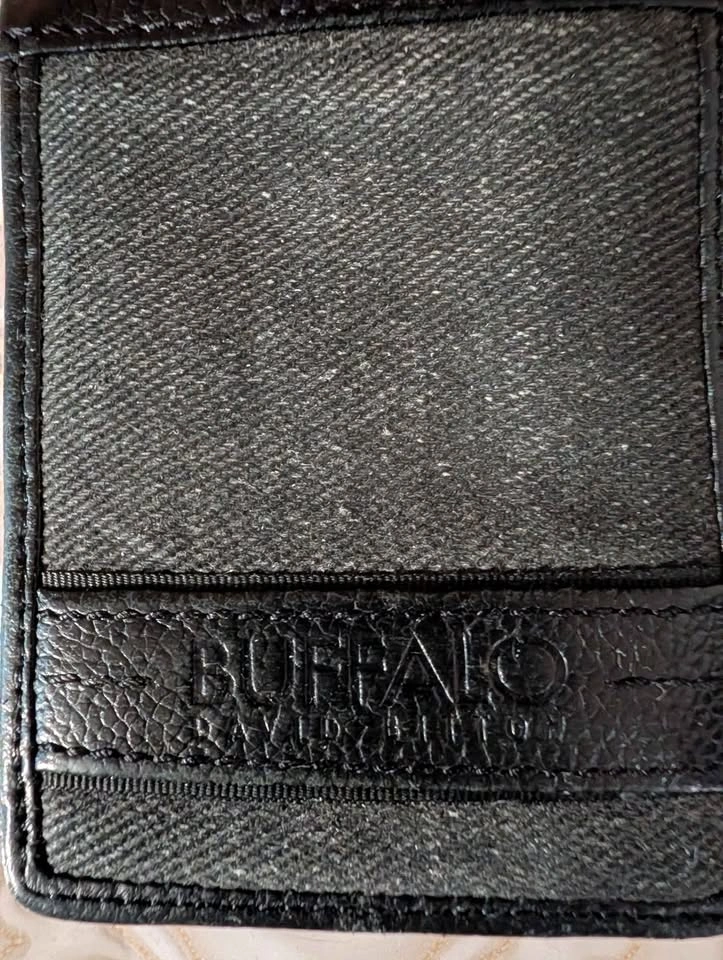 Buffalo David Bitton Men's Bifold Wallet - photo 2