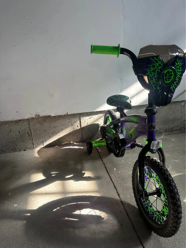 Huffy 14" Marvel Hulk Boys Bike with Training Wheels - photo 3