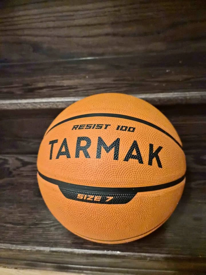 Tarmak Resist 100 Basketball Size 7