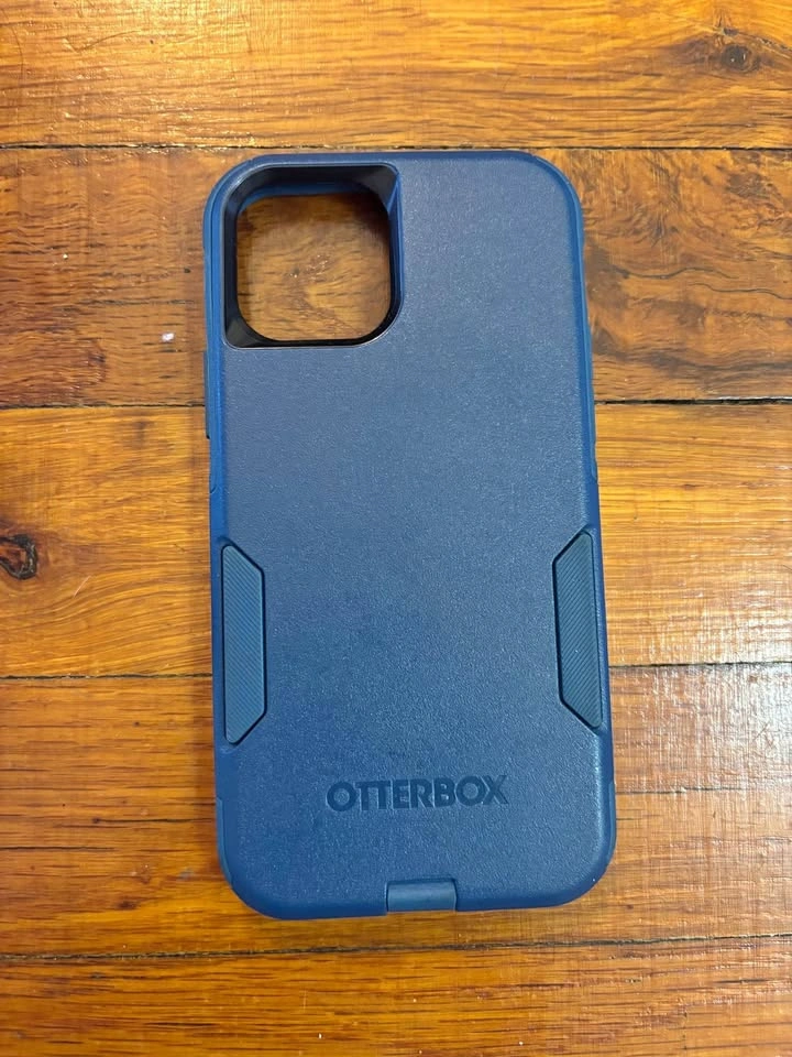 OtterBox iPhone 12 / 12 Pro Case