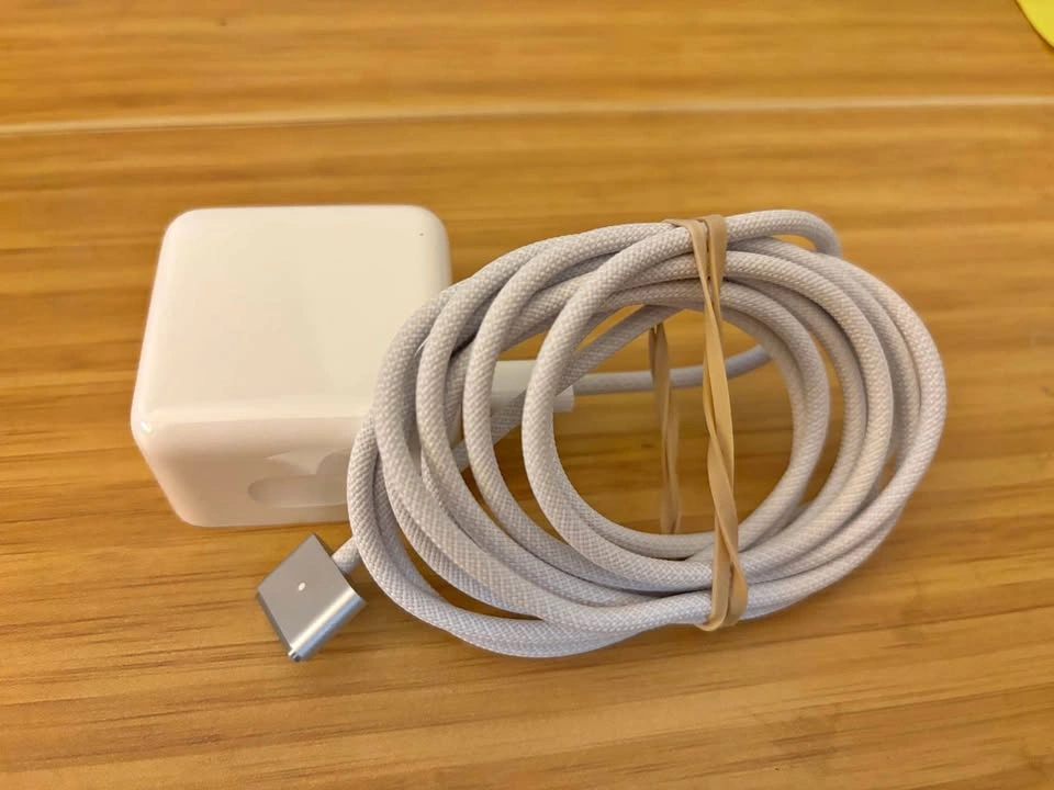 Apple charger 35W