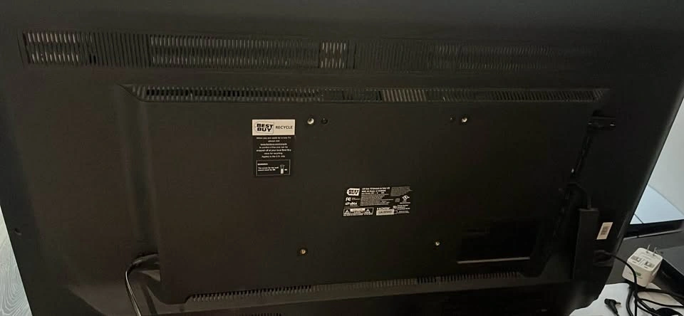 Sharp LCD TV 43" - photo 2