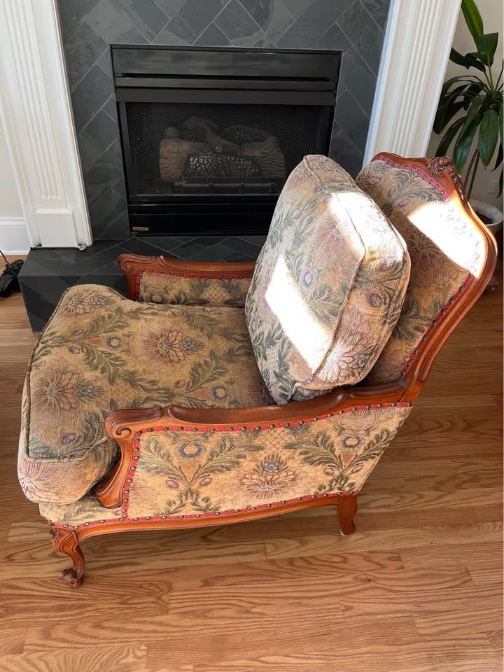 Antique French Provincial Arm Chair - photo 2