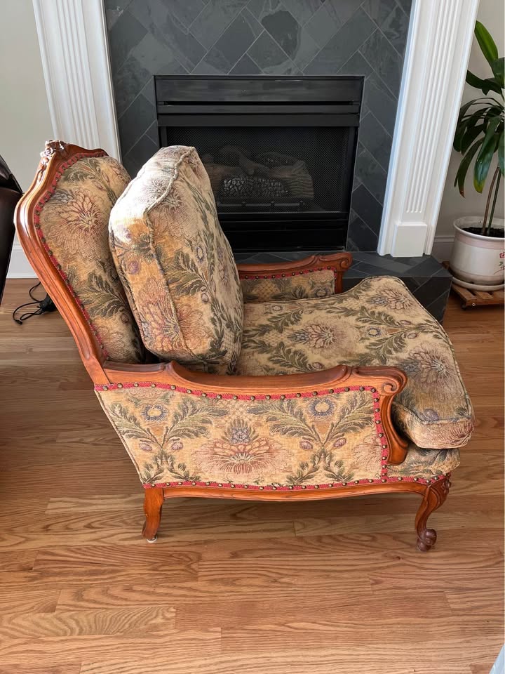 Antique French Provincial Arm Chair - photo 3