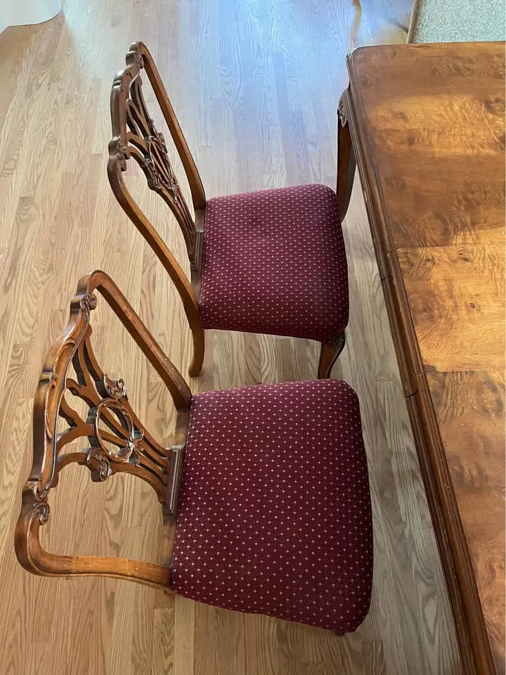 Antique French Provincial Dining Room Table w/six chairs image indicator(5)