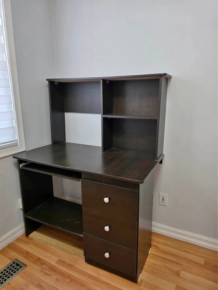 Wooden desk with 3 drawers