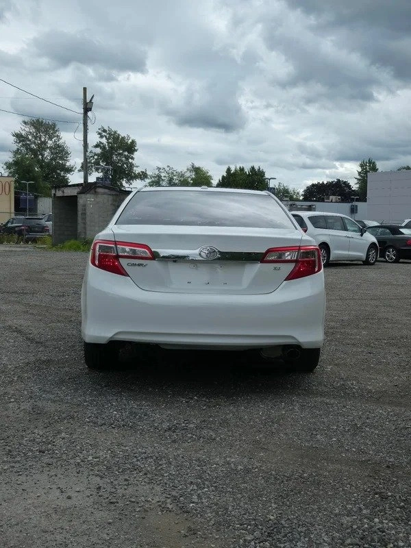 2012 Toyota Camry XLE - photo 3