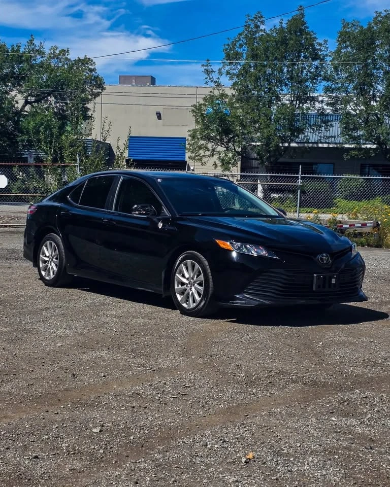 2020 Toyota CAMRY LE - photo 2