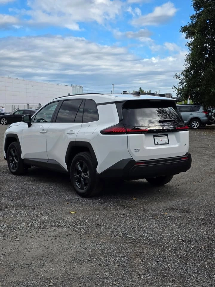 2026 Toyota RAV4 - photo 5