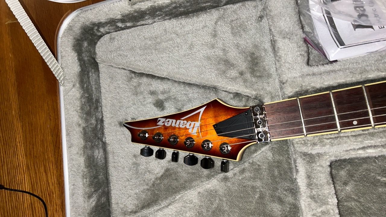 Ibanez Electric Guitar with Hard Case - photo 3