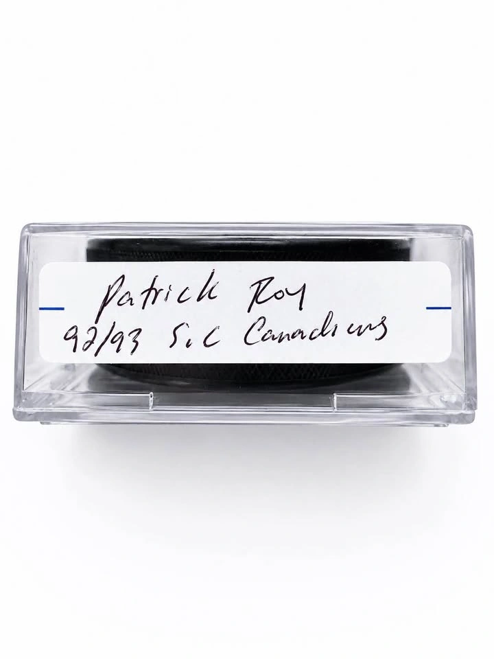 Patrick Roy Signed 1992–93 Stanley Cup Champions Puck | PSA/DNA - photo 2