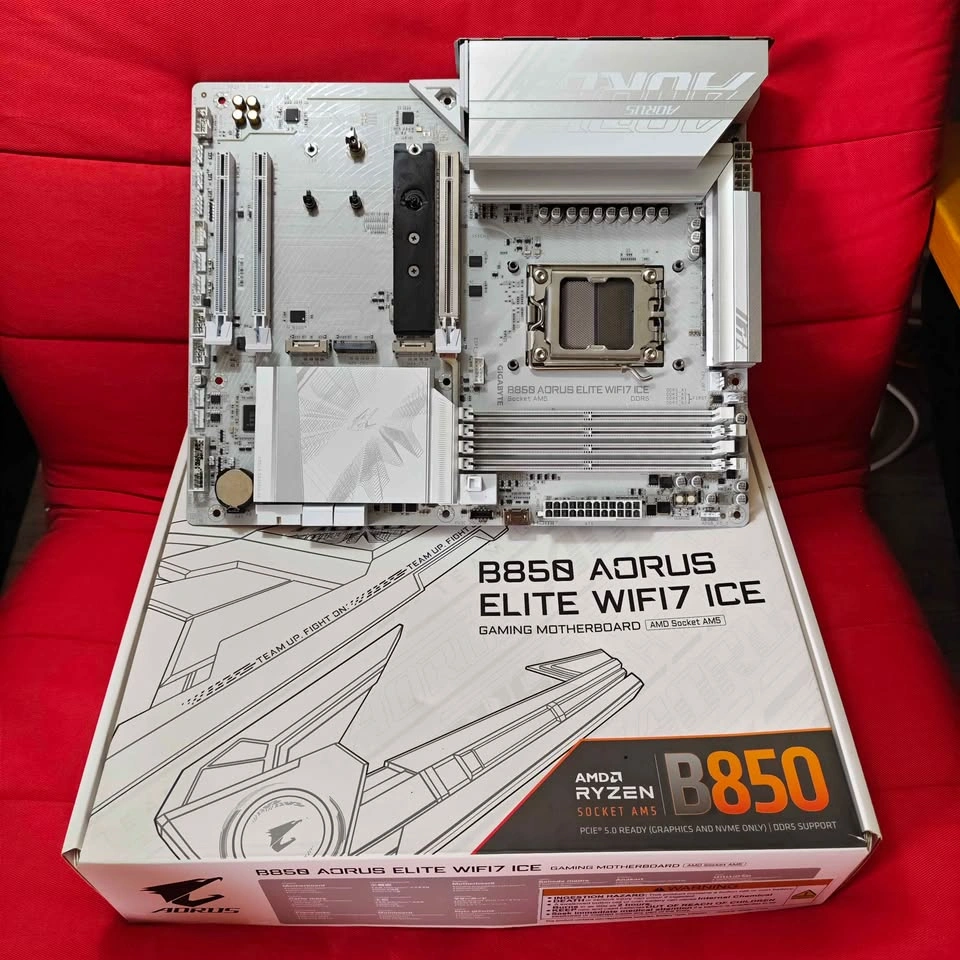 GIGABYTE B850 AORUS ELITE WIFI7 ICE Motherboard - photo 4