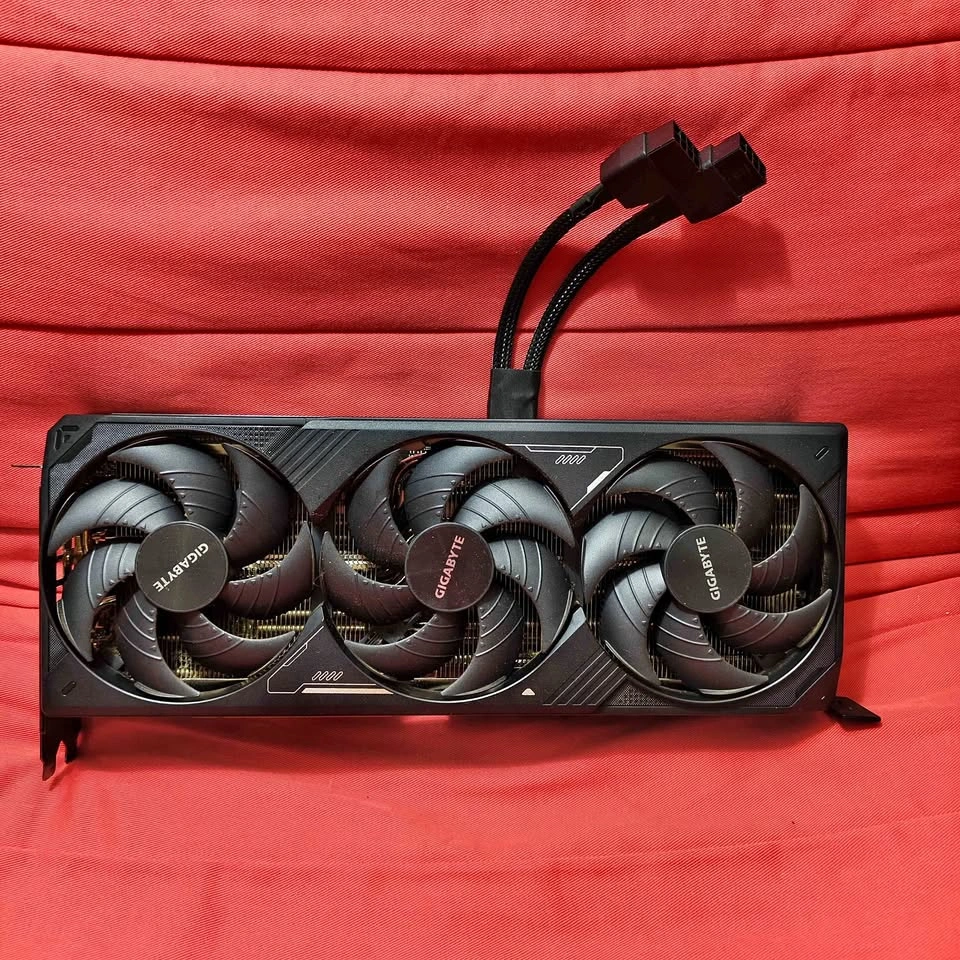 RTX 5070 Ti GIGABYTE WINDFORCE OC 16GB - Mint condition