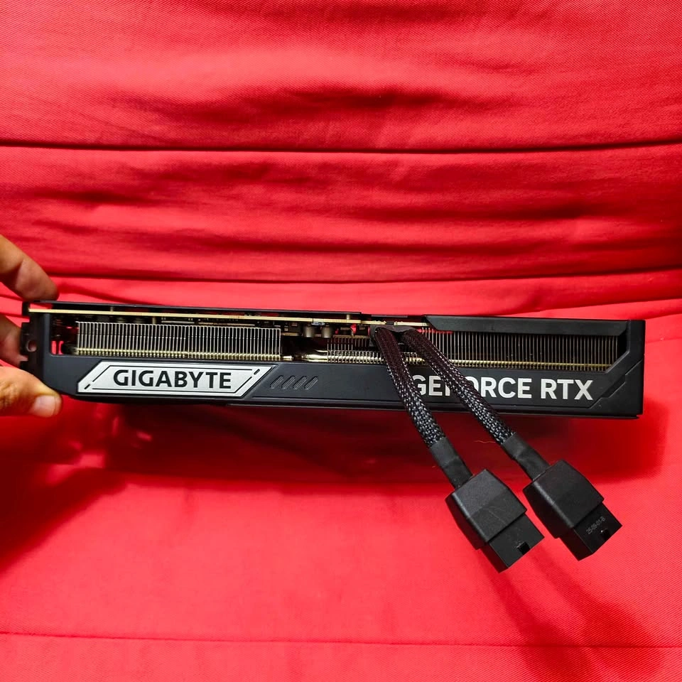 RTX 5070 Ti GIGABYTE WINDFORCE OC 16GB - Mint condition - photo 2