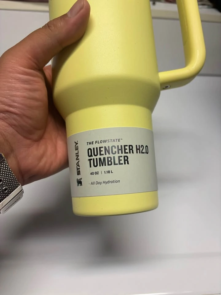 NWT Stanley Quencher H2.0 FlowState Tumbler (40 oz) – Pomelo Yel - photo 2