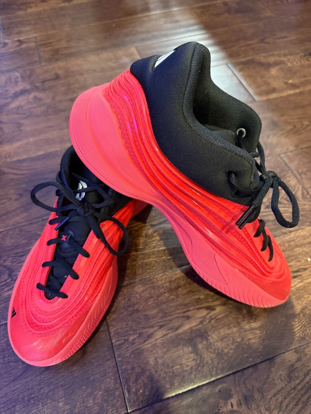 Adidas Dame 8