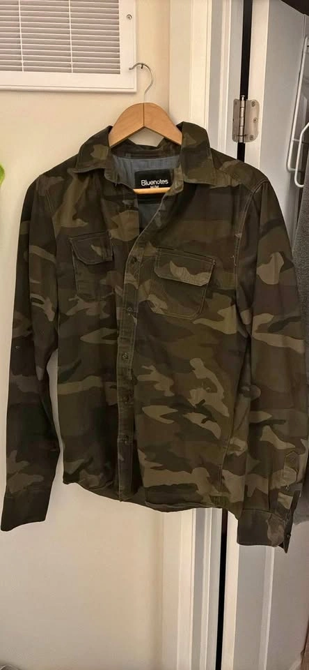 Bluenotes Camouflage Button-Down Shirt - Size Medium