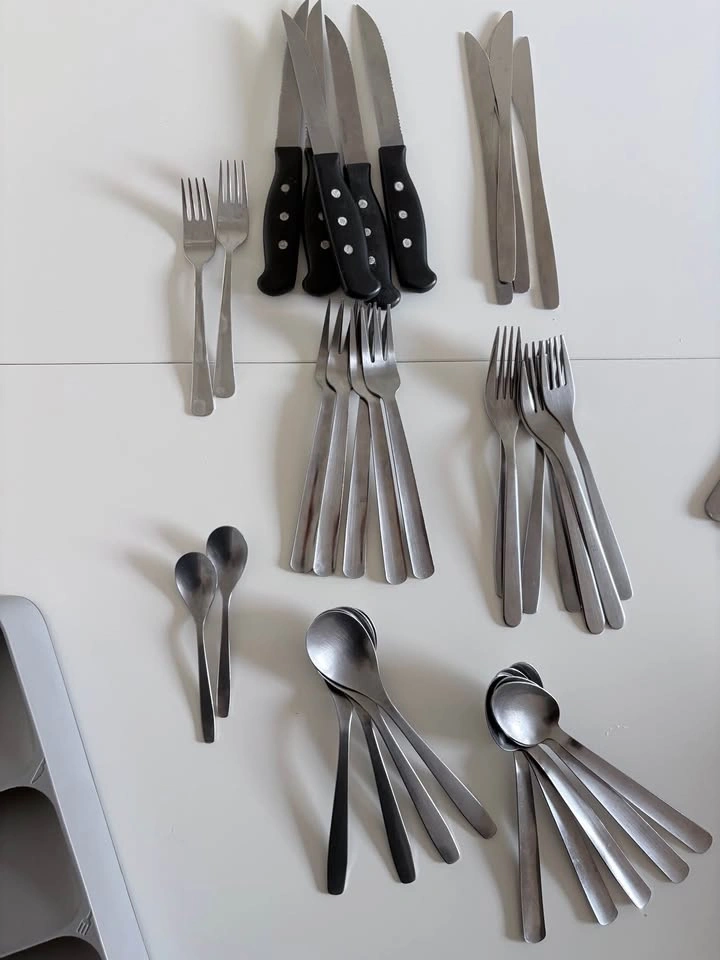 Cutlery Organizer with Mixed Flatware Set - photo 2