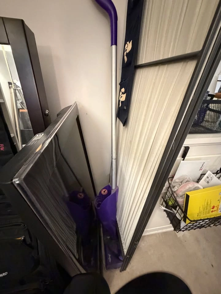 34 inch Samsung TV - photo 4