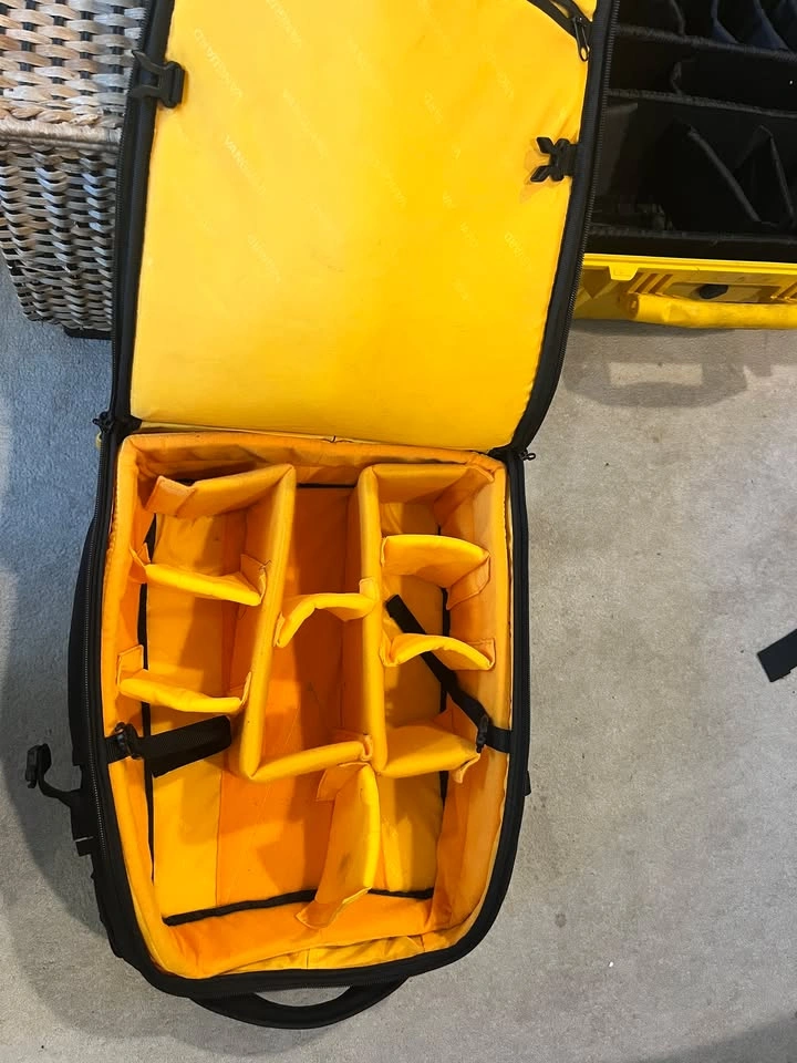 Vanguard Rolling Camera Bag - photo 2