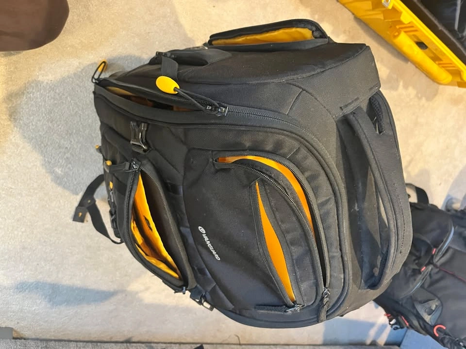 Vanguard Rolling Camera Bag - photo 4