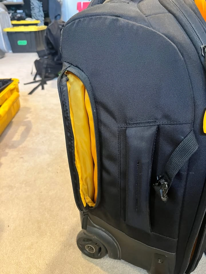 Vanguard Rolling Camera Bag - photo 5