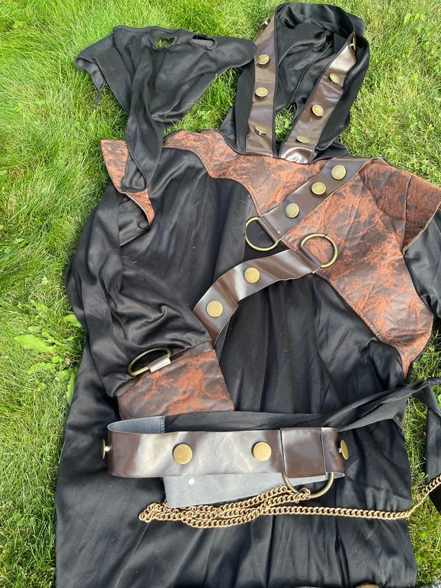 Executioner Costume image indicator(3)