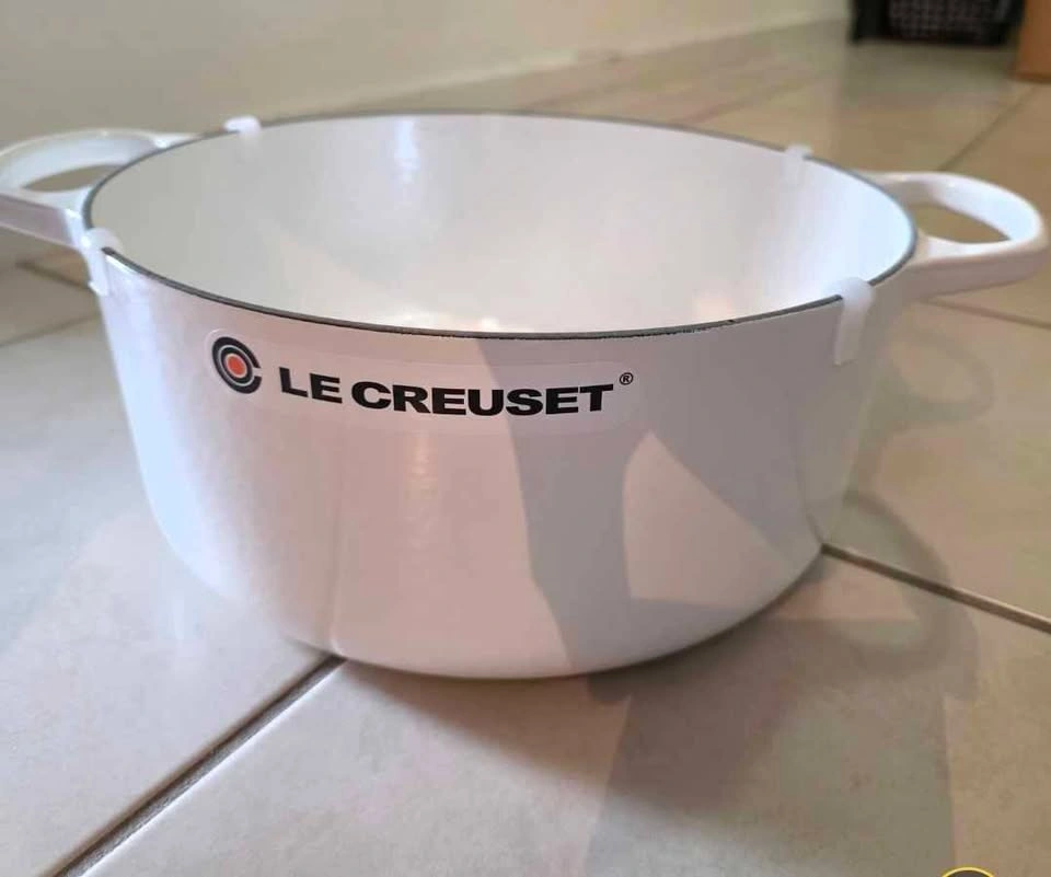 New Le Creuset Round Dutch Oven – 28cm (7¼qt) – Shiny White - photo 2