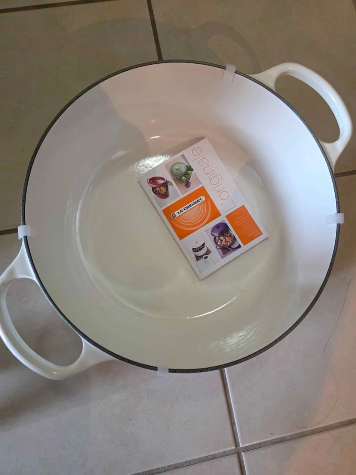 New Le Creuset Round Dutch Oven – 28cm (7¼qt) – Shiny White - photo 3