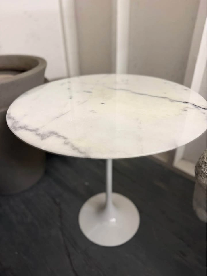 High-End White Marble Tulip Table (Saarinen Style) - photo 2