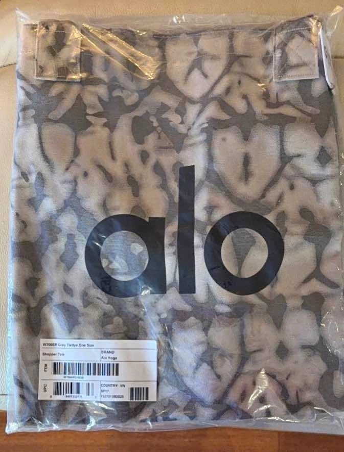 Alo Yoga Shopper Tote