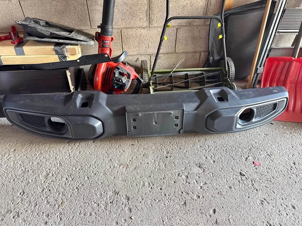 Jeep Gladiator front bumper & components (full assembly)