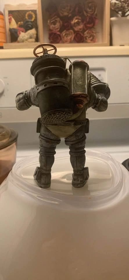 Bioshock Collector's Edition 2007 Big Daddy 6in Figure - photo 3