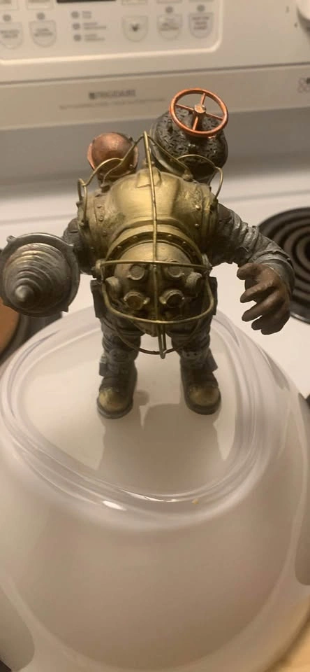 Bioshock Collector's Edition 2007 Big Daddy 6in Figure - photo 5