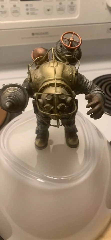 Bioshock Collector's Edition 2007 Big Daddy 6in Figure - photo 5