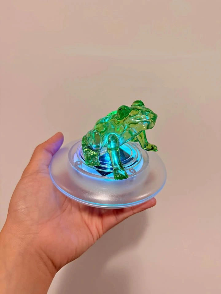 Solar Powered Frog Decor