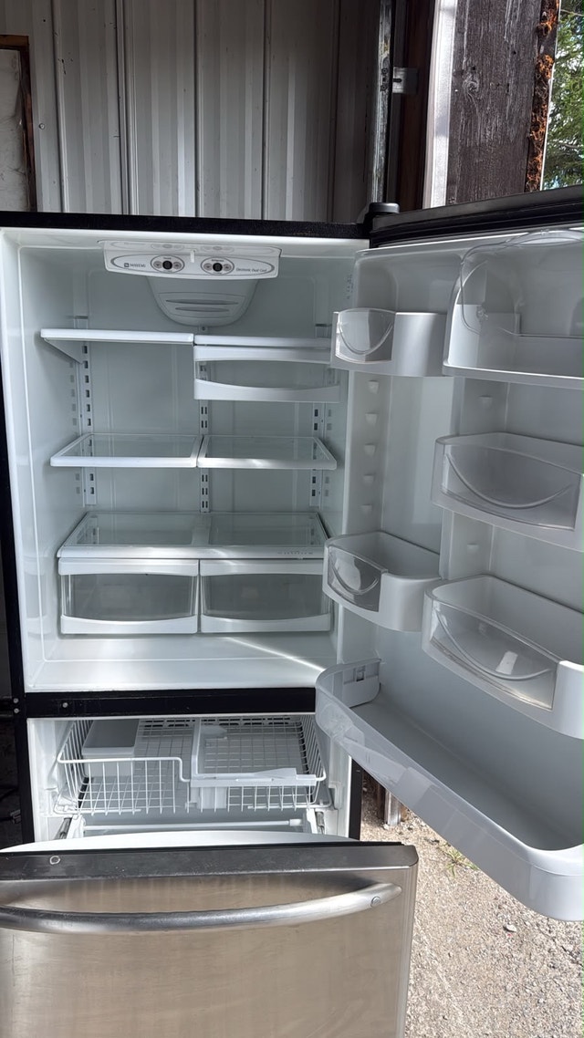 Maytag Refrigerator MBR1956HES - photo 2