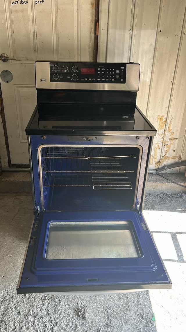 LG Electric Stove - photo 5