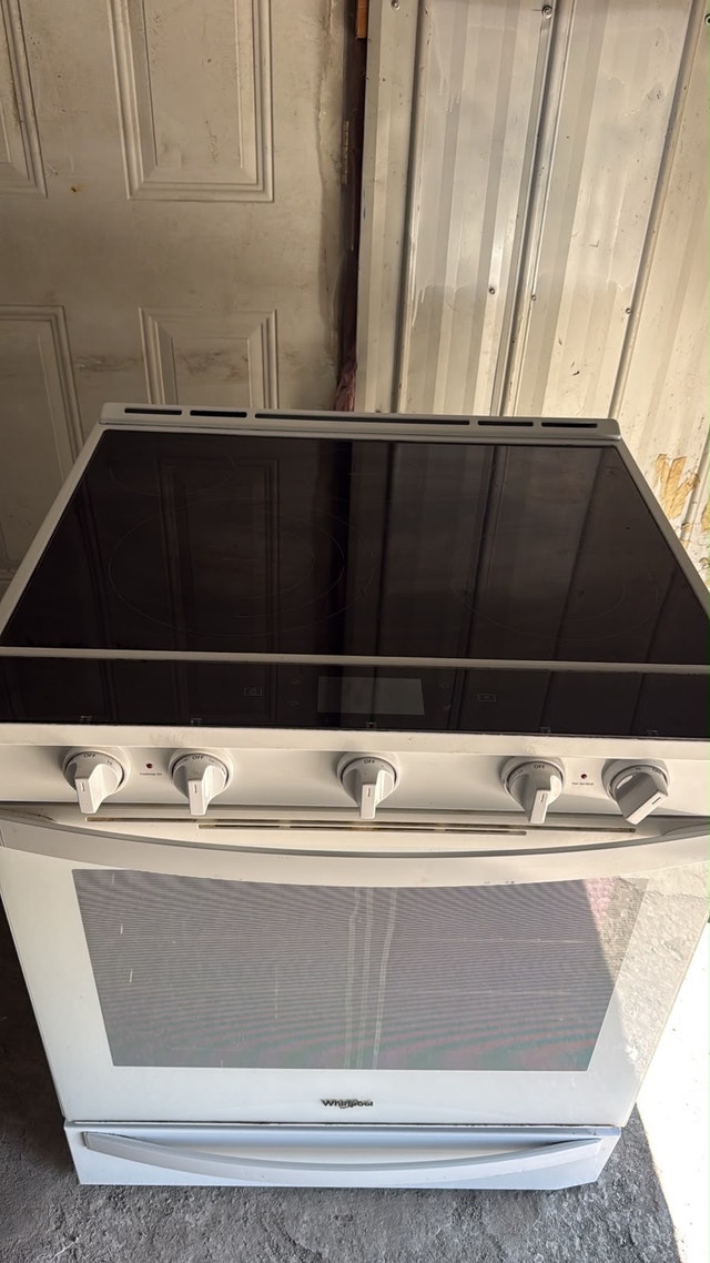 Whirlpool Electric Stove - photo 5