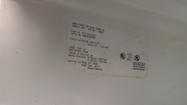 Kenmore Top Freezer Refrigerator - photo 3