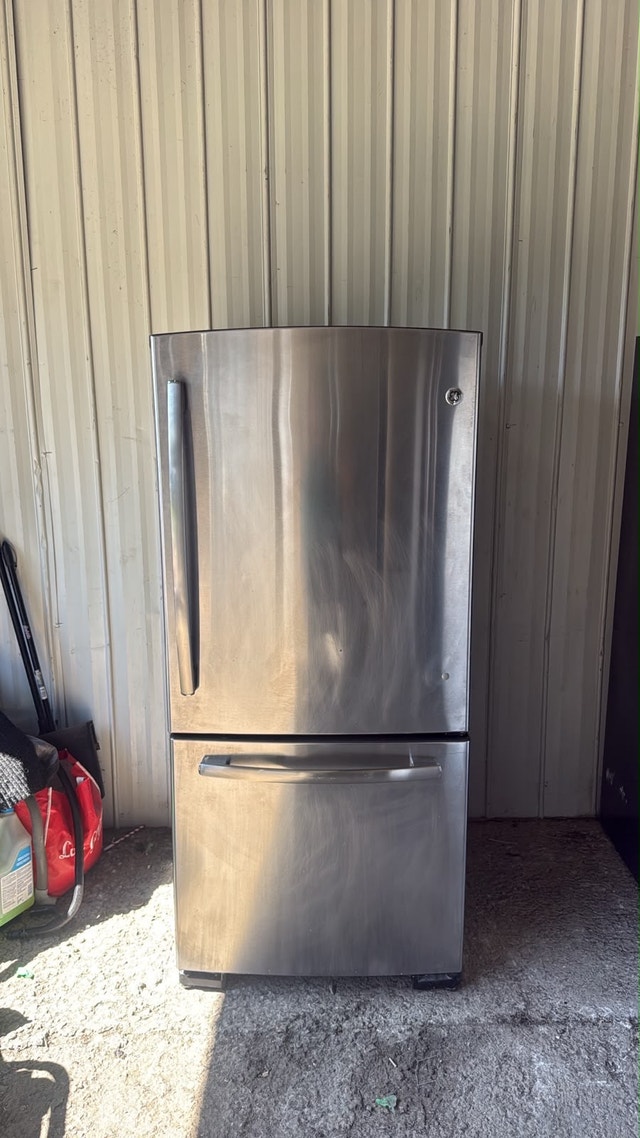 GE Refrigerator